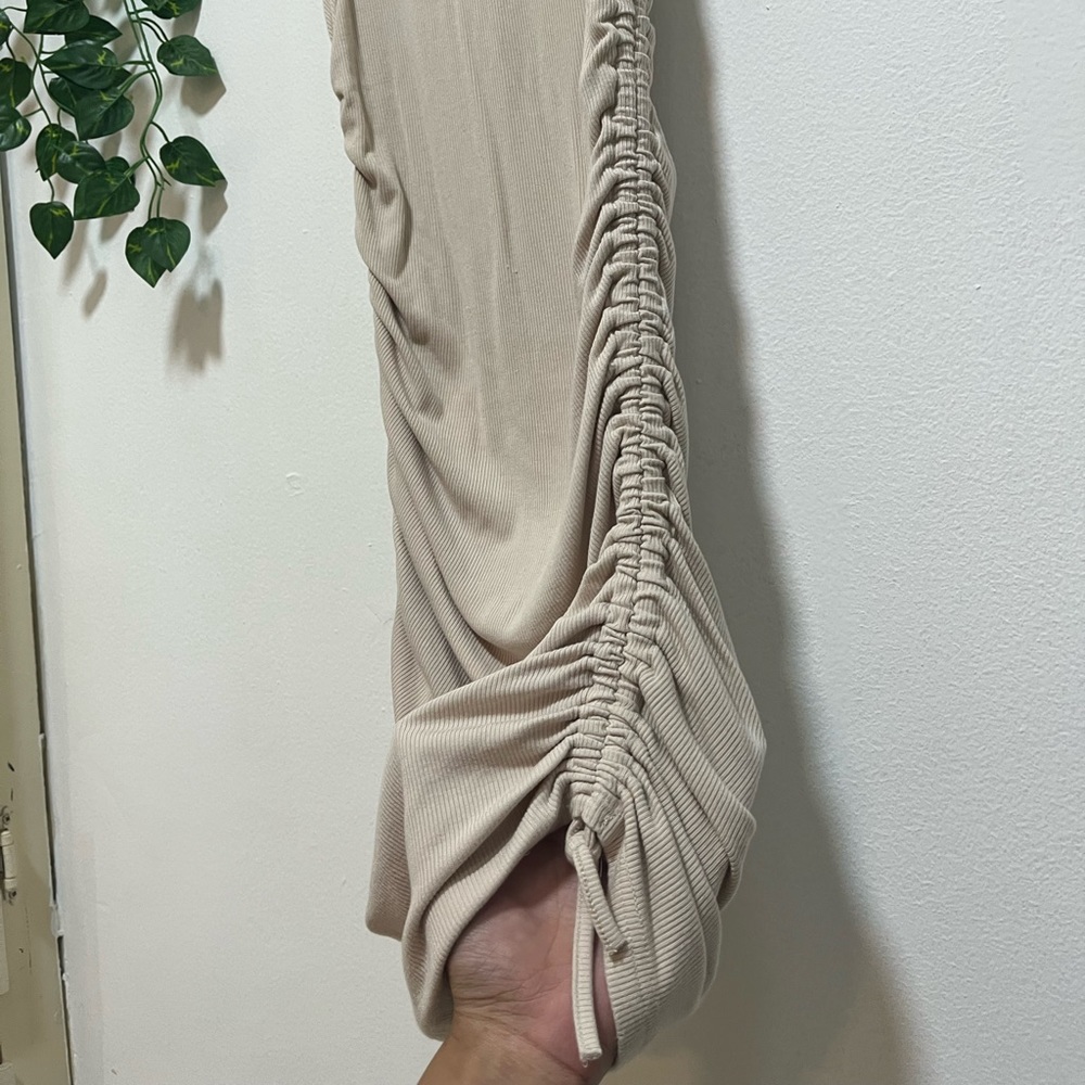 Side Ruched Dress - Picture 5 of 5